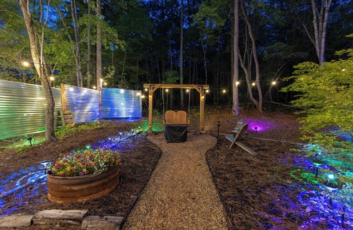 Wedowee Cabin | Enchanted Tiny Stay w/Hot tub-The Stowaway
