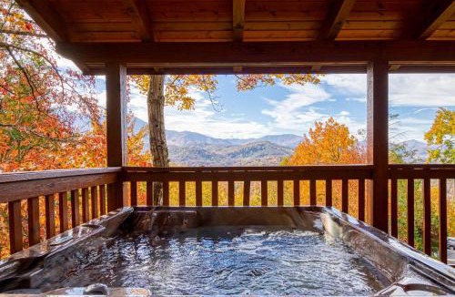 Black Bear Falls House | Enchanted View Lodge cabin