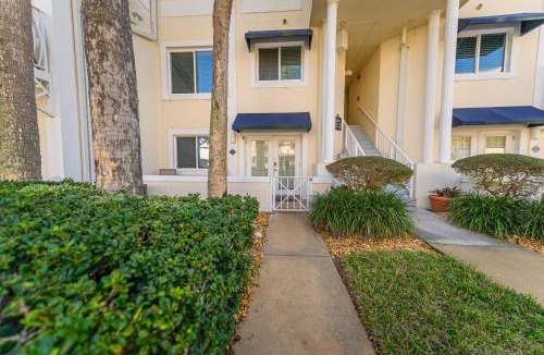 Cape Caneveral Beach Gardens Apartment | Enchanting 2-Bedroom Ground Floor Beach Condo at Cape Canaveral WiFi & AC