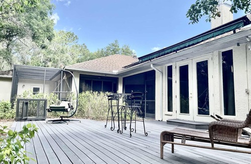 Wimauma House | Enchanting Nature Bungalow: Spacious Ecofriendly Home, Wildlife Abounds, 3 acres