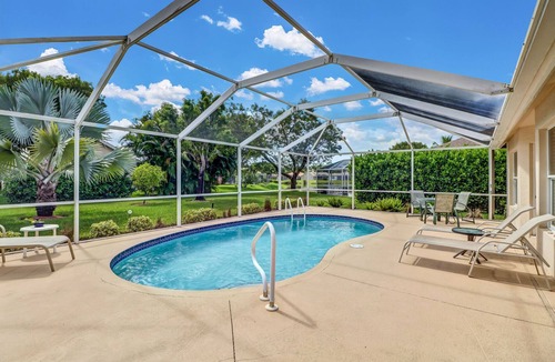 Central Naples Villa | Enchanting Villa with Private Pool, Bicycles, and Full Amenities; 7-day discount