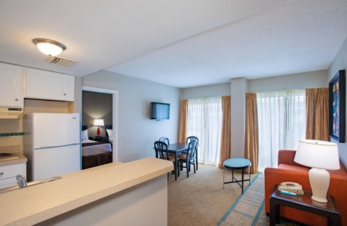 Southwest Orlando Hotel | Enclave Hotel & Suites Orlando, a staySky Hotel & Resort