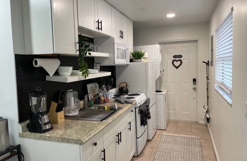 Lake Mary Cottage | End of the summer special! Guesthouse with lake view and private pool
