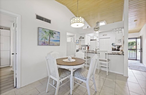 Marco Island Condo | End unit condo w/two pools and steps to beach