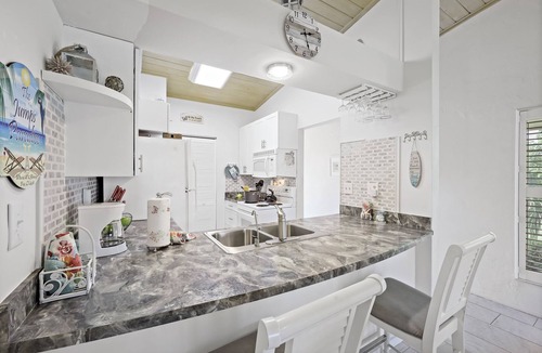Marco Island Condo | End unit condo w/two pools and steps to beach