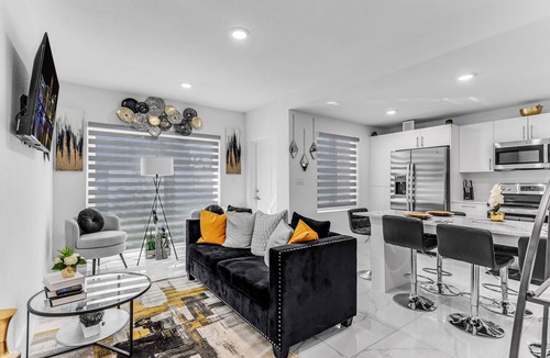 Princeton House | Endless Peace & Luxury (Yellow)