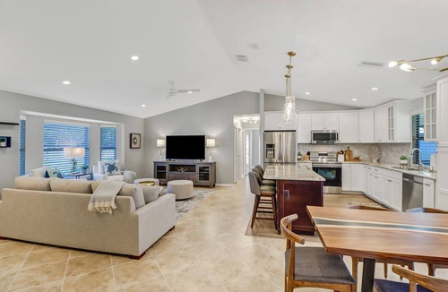 Willoughby Acres House | Endless Summer at Beso del Sol