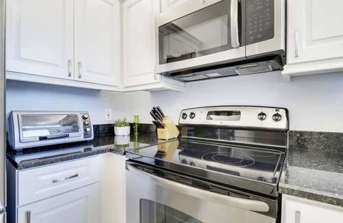 Jupiter Bay House | Endless Summer,Jupiter Walk to Beach & Restaurants!