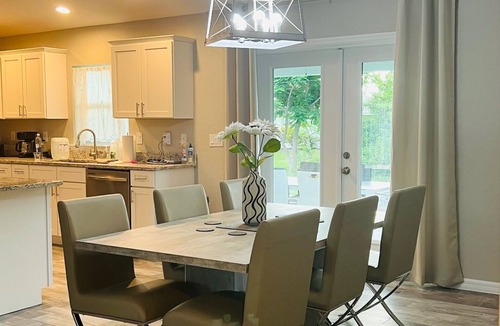 Englewood East Villa | Englewood Vacation Villa 7 miles away from beautiful beach