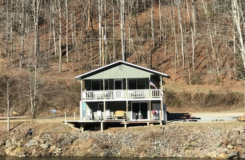 Whittier House | English River Cottage Tuckasegee River 15 minutes away from Cherokee