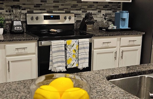 Lakeland House | Enjoy a family house close to themes parks and large convenience Stores and Mall