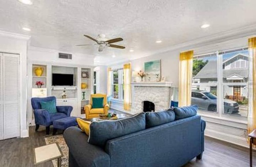 West Palm Beach Apartment | Enjoy a historic Florida cottage near Intracoasta