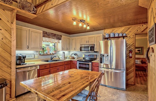 Hiawassee Cottage | ENJOY! Compass Cottage 1 on Fodder Creek near Brasstown Bald Hiawassee, GA