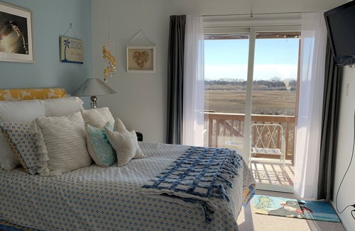 Southend House | Enjoy everything Brigantine has to offer with amazing views !