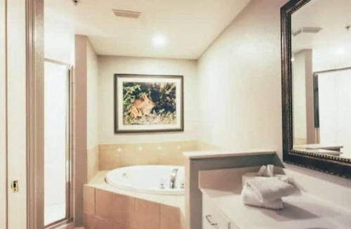 Orange Lake Apartment | Enjoy Memorial day - Near Disney! "See Fireworks!"