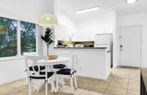 Boca Raton Apartment | Enjoy our corner 2 bedroom, 2 bath top floor apartment in West Boca Raton