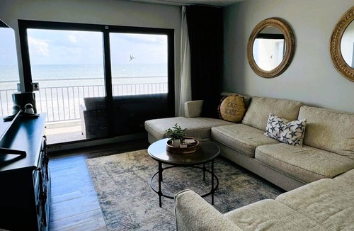Seawinds Condo Apartment | Enjoy Relaxing Views and Sounds from this Spacious Ormond Beach Condo