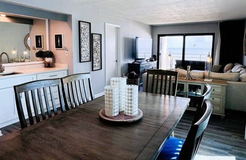 Seawinds Condo Apartment | Enjoy Relaxing Views and Sounds from this Spacious Ormond Beach Condo