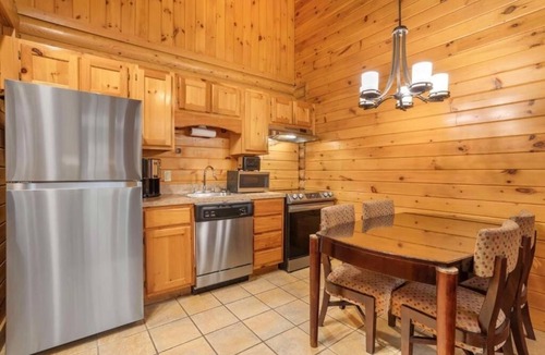 Pittman Center Hotel | Enjoy Scenic Comfort in a Roomy Suite w/Full Kitchen