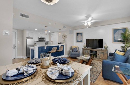 Baytowne Wharf Condo | Enjoy This Elegant Coastal Condo:, King-Suite,Full kitchen,Pool, Hot Tub,Balcony