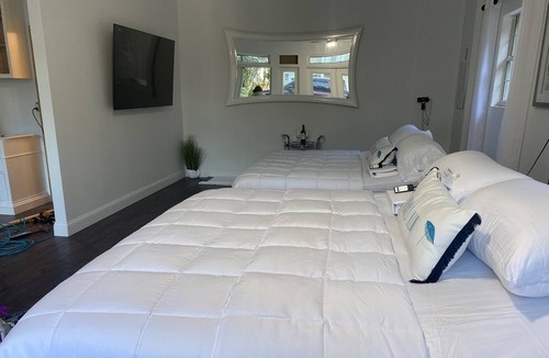 Fort George Island House | Enjoy this Little paradise detached guest house with your loved ones! pool, Dock