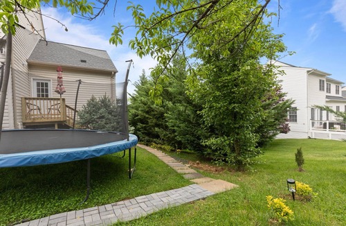 Ashburn Apartment | Enjoyable apartment with AC in vibrant Ashburn
