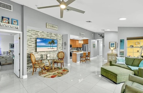 Lehigh Acres Villa | Entire 2-bedroom Villa Lehigh, close to spring training and golfing 1200 Sq Ft.
