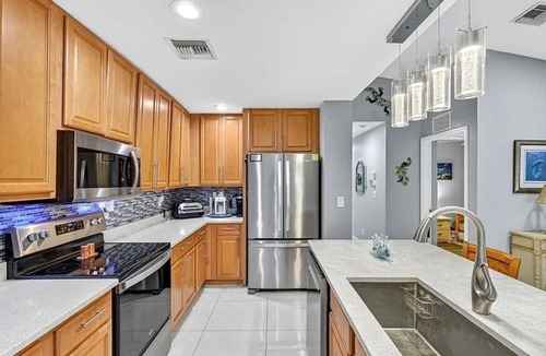 Lehigh Acres Villa | Entire 2-bedroom Villa Lehigh, close to spring training and golfing 1200 Sq Ft.
