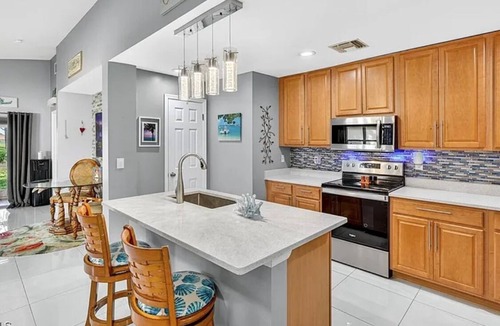 Lehigh Acres Villa | Entire 2-bedroom Villa Lehigh, close to spring training and golfing 1200 Sq Ft.