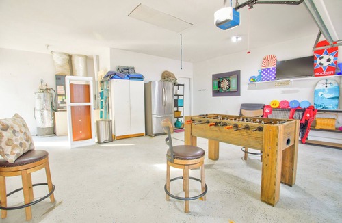 Freeport House | Entire 3-bedroom home in Niceville, iconic bay view15 min from Destin beaches!