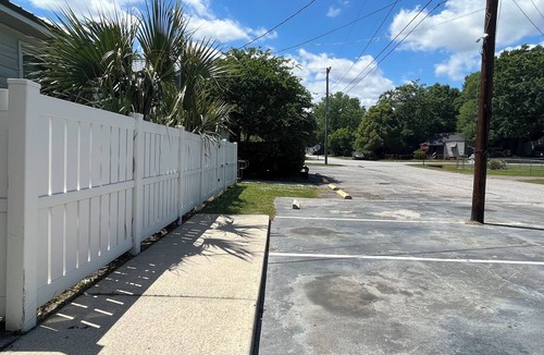 North Charleston Apartment | Entire 7BR 5BA w 11 Beds Near I-26 & I-526 w Full Kitchen - Sleeps 20 - Unit F