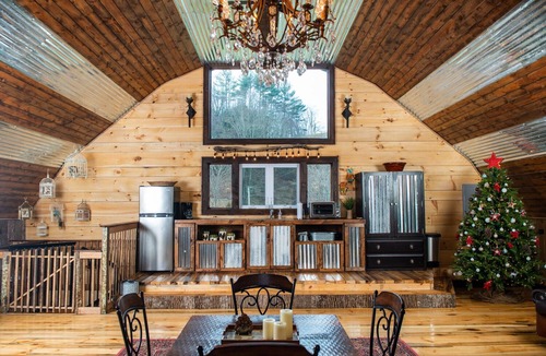 Sugar Grove Cabin | Entire Barn Farm Stay Petting Zoo Tube Slide Ziplines