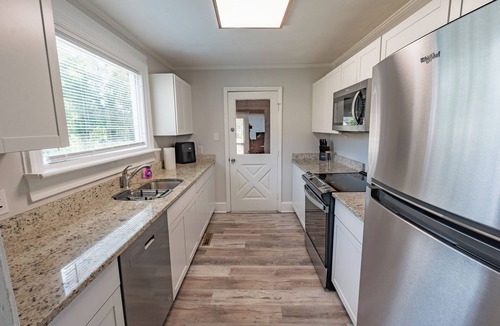 Cayce House | Entire House- 3 bedrooms in charming Cayce Close to downtown and Ft. Jackson.