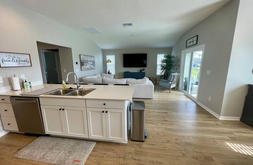 Sumter County House | Entire House in The Villages- 3 Bedroom/2 Bathroom