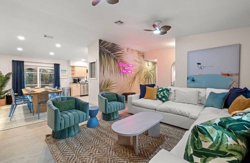 Madeira Beach House | Epic Indoor Slide! Pool|Hot Tub|Mini Golf|Fire Pit