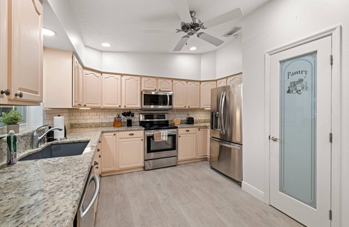 Madeira Beach House | Epic Indoor Slide! Pool|Hot Tub|Mini Golf|Fire Pit
