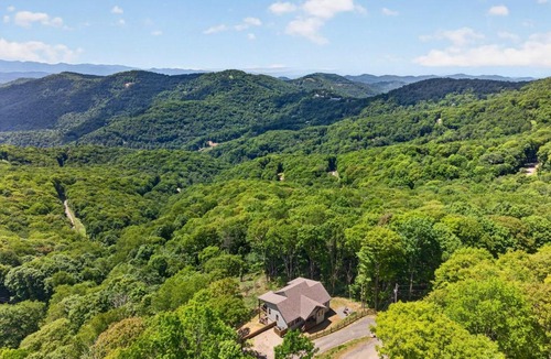 Wolf Laurel House | Epic Mountain Views Deck Firepit & Amenities