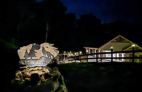 Wolf Laurel House | Epic Mountain Views Deck Firepit & Amenities