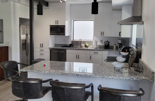 Little Havana House | Epicenter of Miami. Bright & spacious entire home with huge backyard