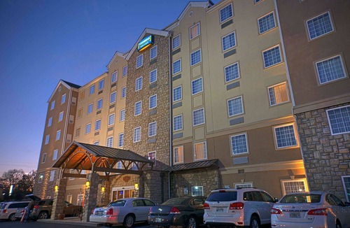 Twin Brook Condo | Equipped 1-Bedroom | Indoor Pool + Gym Access