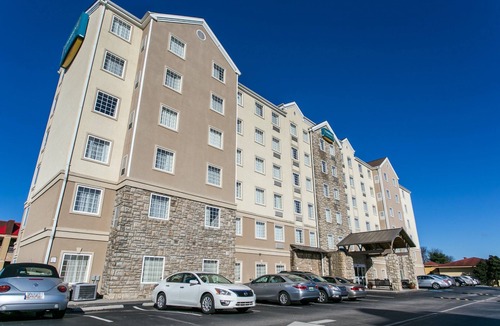 Twin Brook Condo | Equipped 1-Bedroom | Indoor Pool + Gym Access
