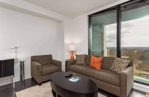 Reston Apartment | Equipped Kitchen& In-unit Washer/D | near IAD & Spring Hill