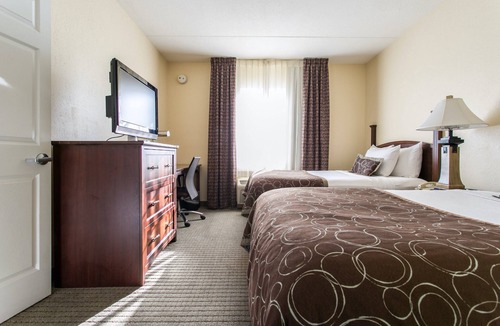 Graysville Condo | Equipped Suite Near CHA | Indoor Pool + Gym Access