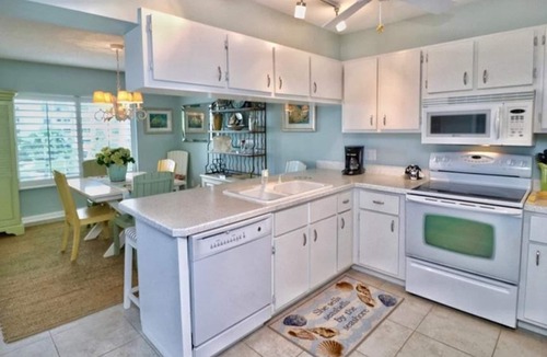 New Smyrna Beach Condo | Errol by the Sea unit 322- 2BD - Palm Tree Paradise