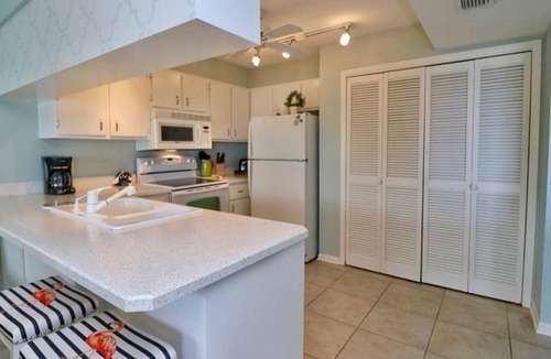 New Smyrna Beach Condo | Errol by the Sea unit 322- 2BD - Palm Tree Paradise