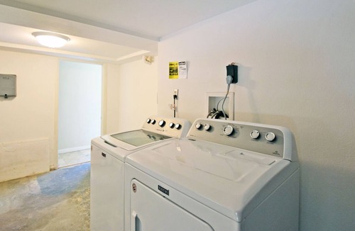 Whitney Beach Condo | Escape to a Beach Oasis with Pool and Perfectly Located on Anna Maria Island