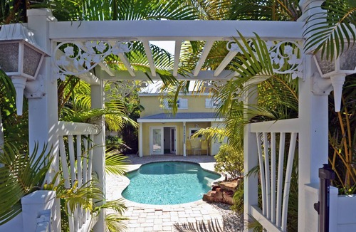 Whitney Beach Condo | Escape to a Beach Oasis with Pool and Perfectly Located on Anna Maria Island