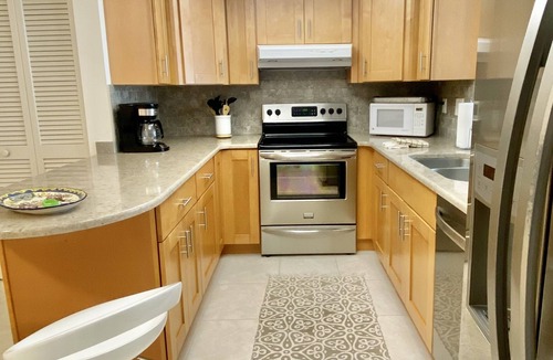 Sarasota House | Escape to Paradise: Updated Sarasota Retreat near Siesta Key Beach and Pool!