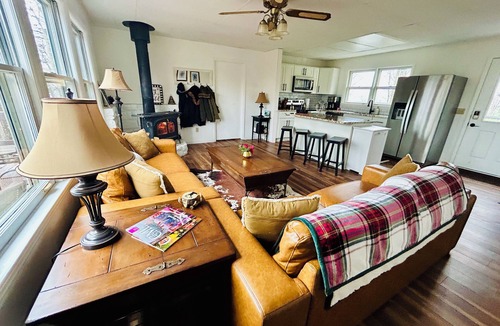 Beech Mountain Ski Chalet | Escape to the mountains with this beautiful 5-bedroom, 3-bathroom chalet.