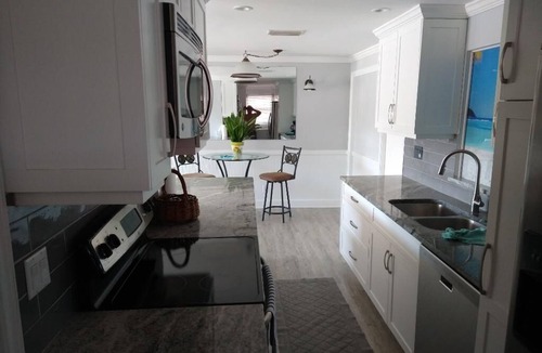 Bonita Springs Hotel | Escape to this Beautiful Home in Sunny South West Florida